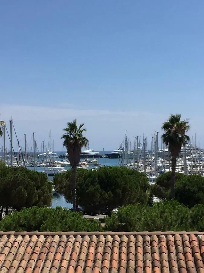 appartement Terrasse magnifique vue mer et yachts Antibes